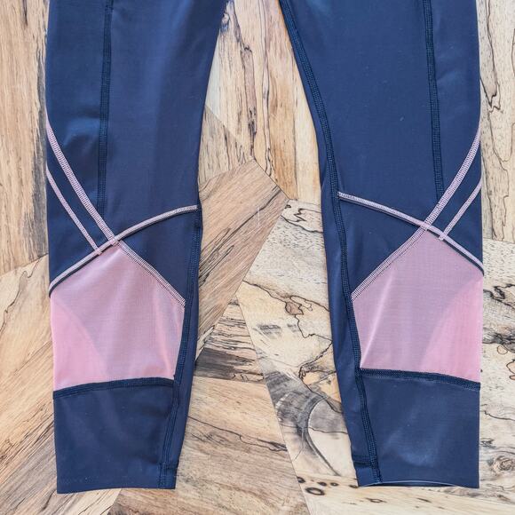 Athleta Ultimate Stash Pocket Ignite 7/8 Tight Legging, Black & Pink, Medium - Picture 3 of 10